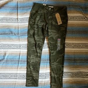 Camo levi jeans